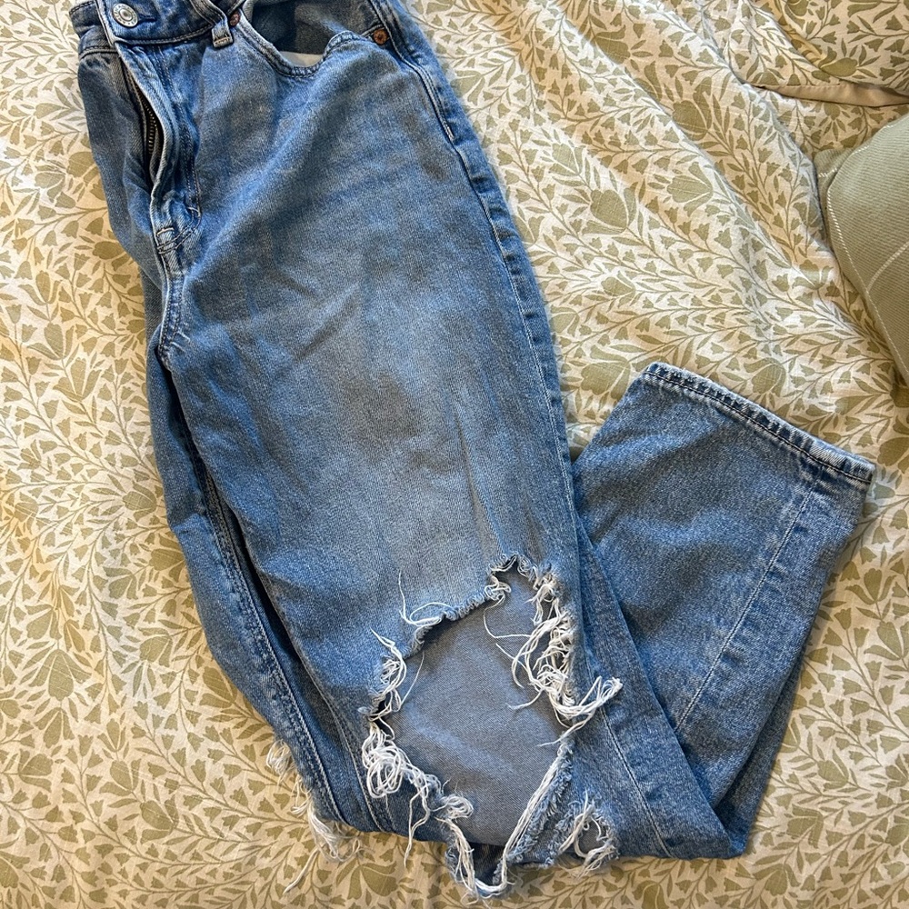 American Eagle Distressed Light Blue Jeans